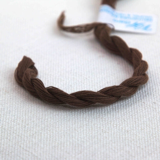 Vaupel & Heilenbeck Embroidery thread no. 3152 Brown