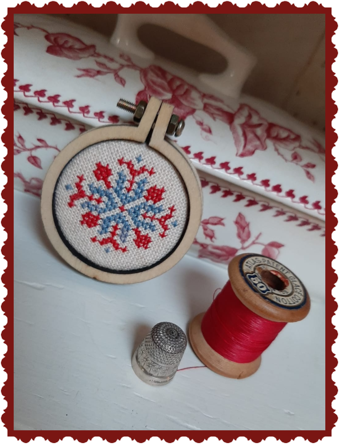 Borduurring mini  4 cm met schroef