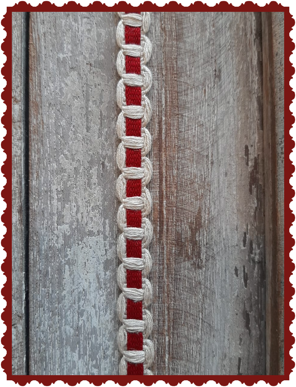 Bandje ecru met rood middenstuk