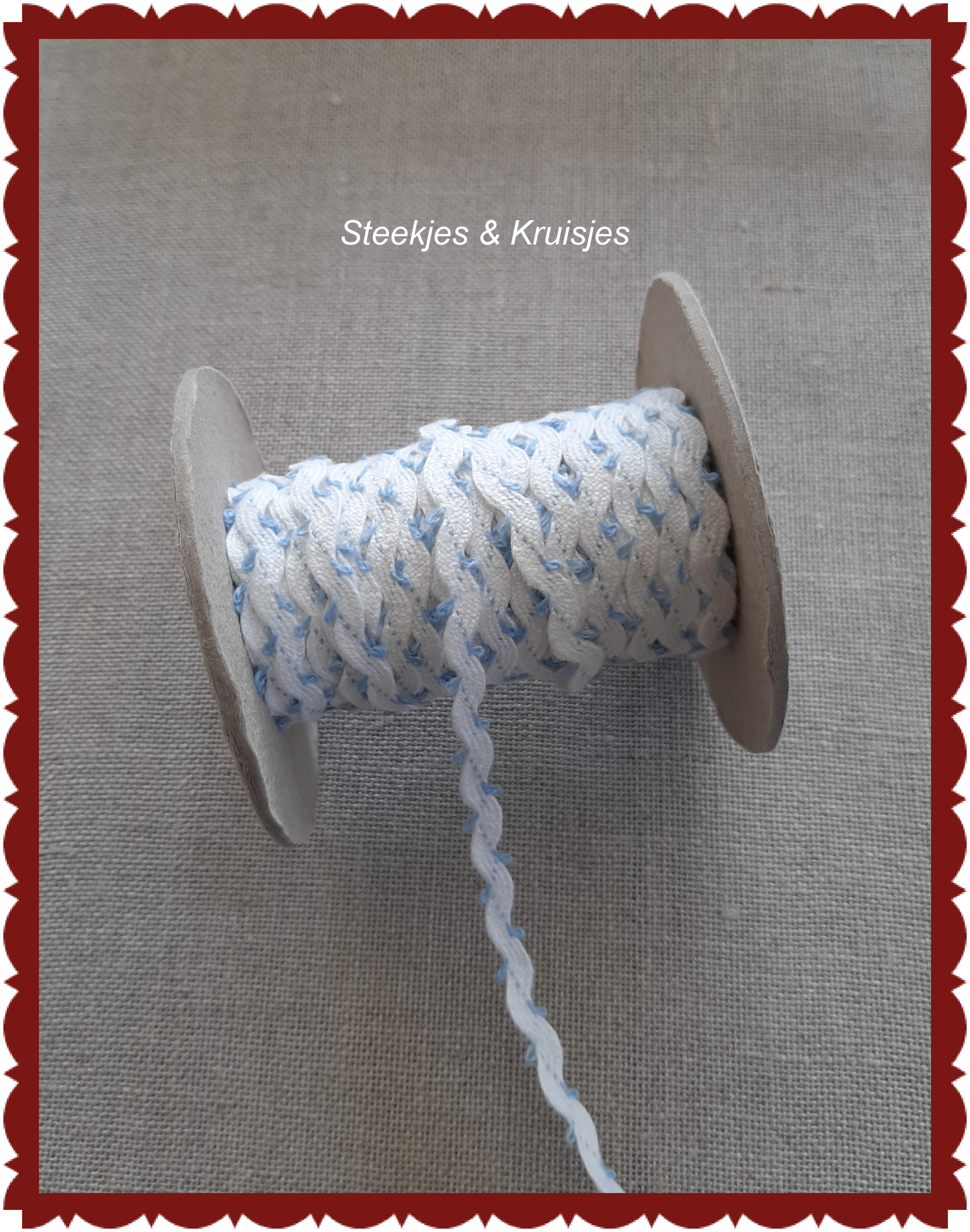 Serpentine strap white with blue loops