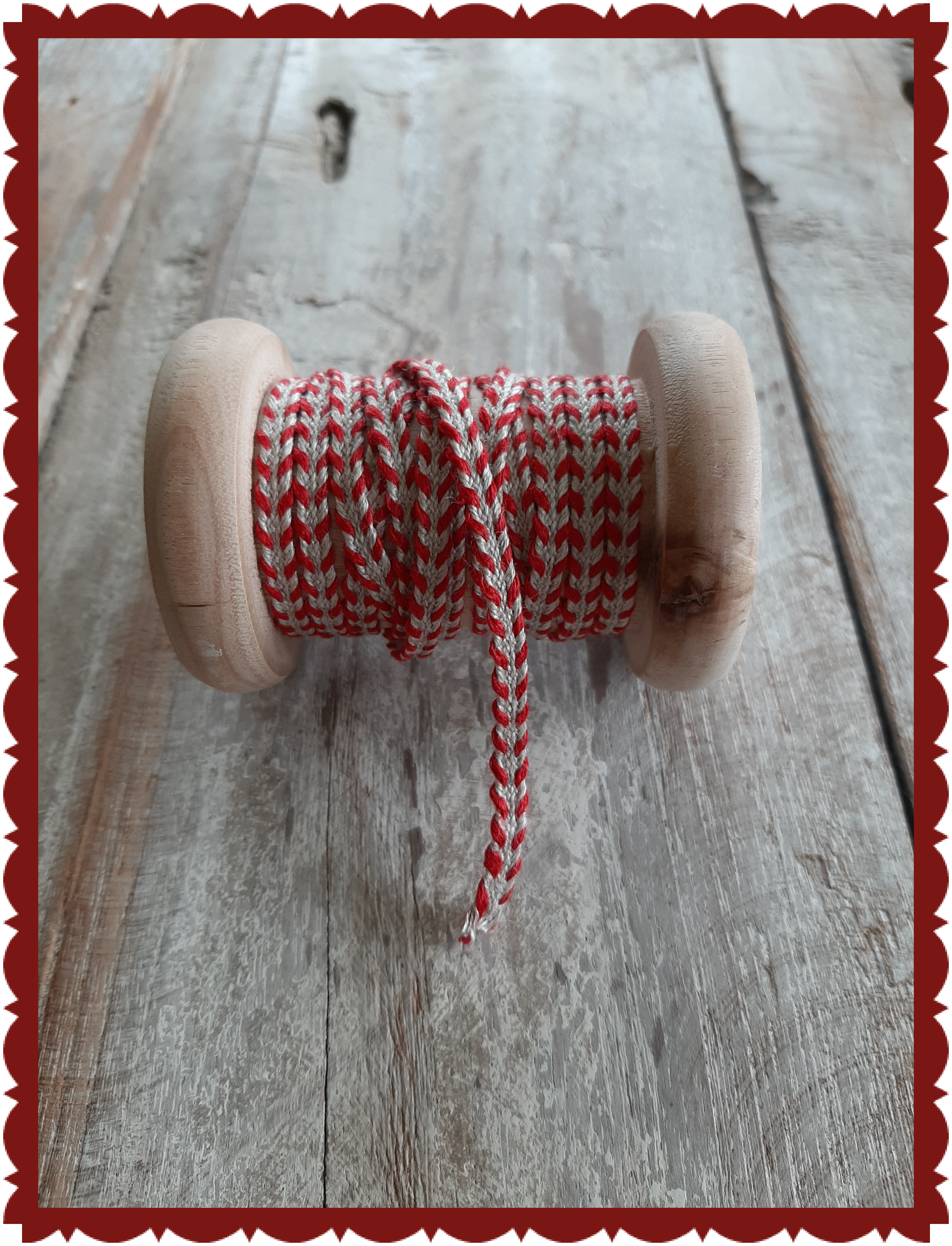 <tc>Linen Ribbon Natural With Red Stitched Edge</tc>