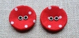 <tc>Fabric covered button red with white dot 12 mm</tc>