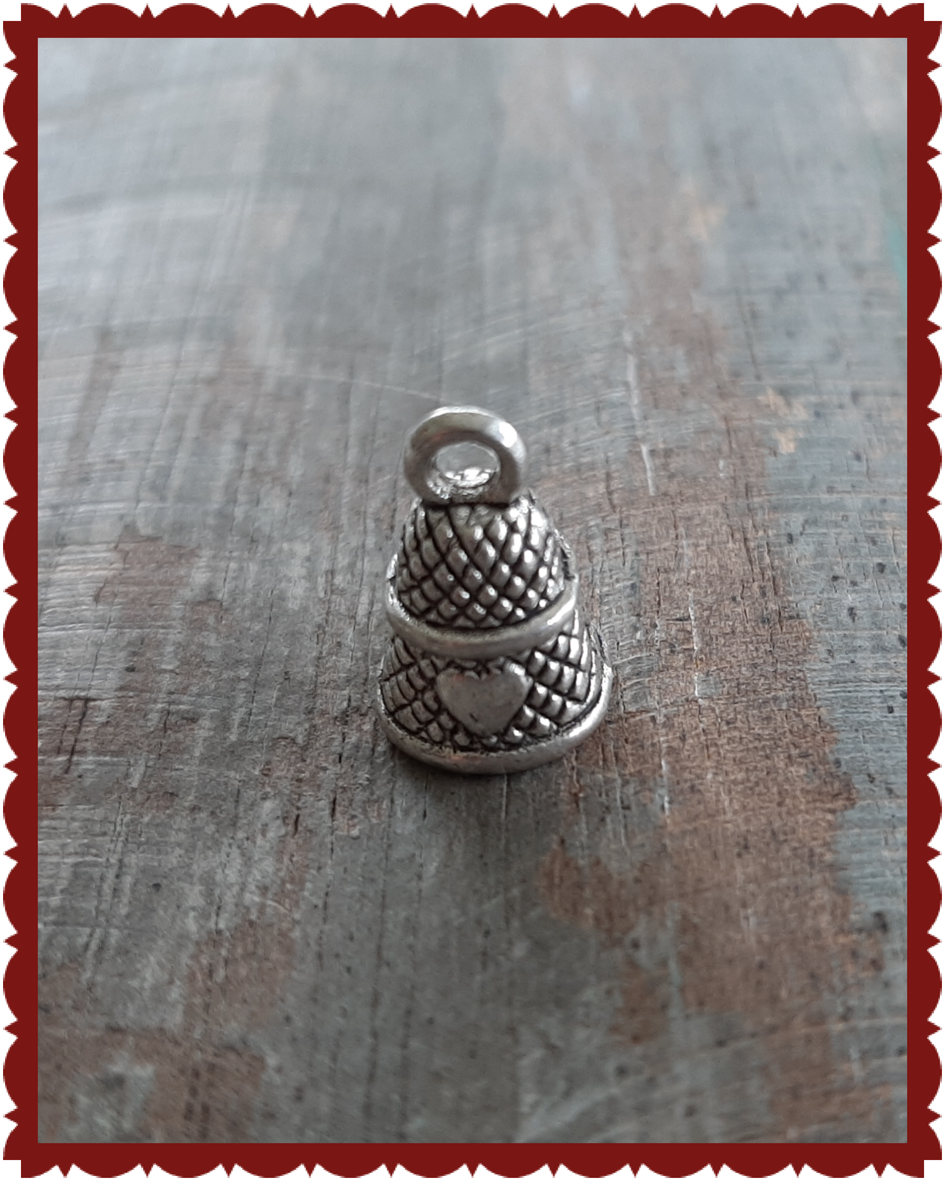 Charm thimble with heart