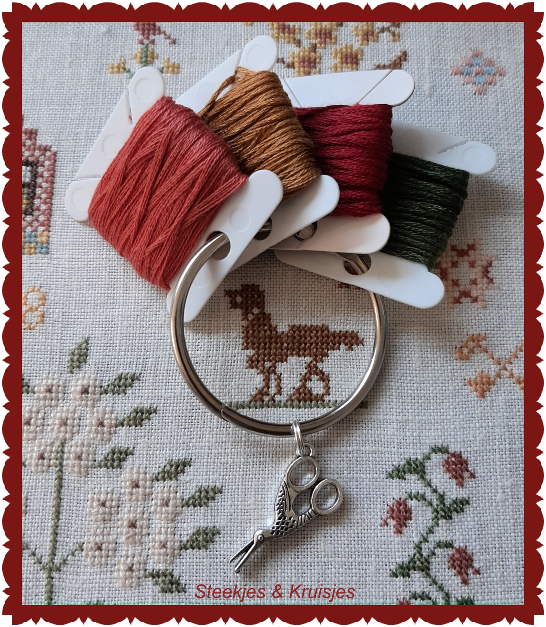 Yarn ring with charm stork scrap