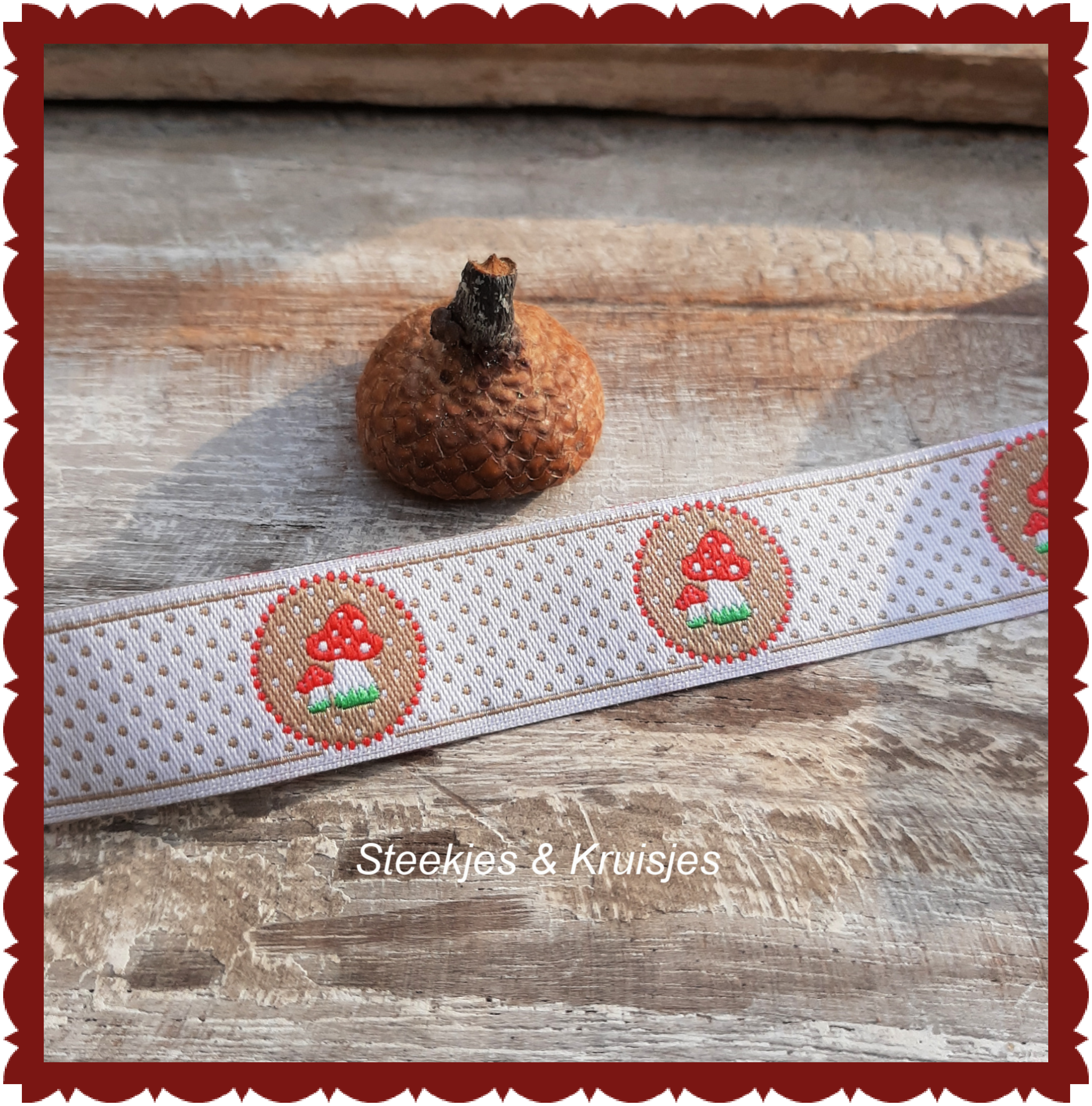 <tc>Ribbon Beige Satin with Mushroom</tc>