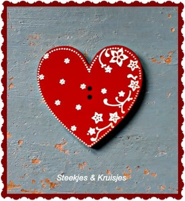 Knoop Rood Houten Hart Met Bloemen