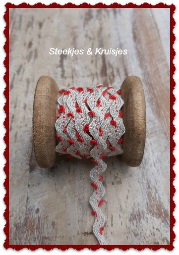 Ribbon Linen Zigzag With Small Red, Green or Blue Loop